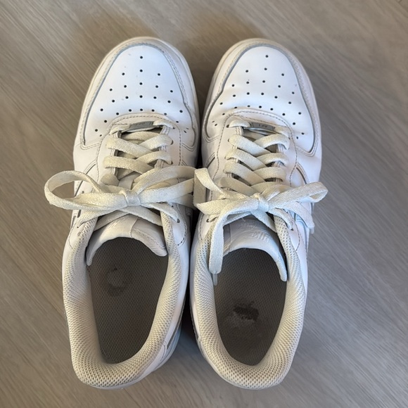 Air Force 1’s White - Picture 6 of 6